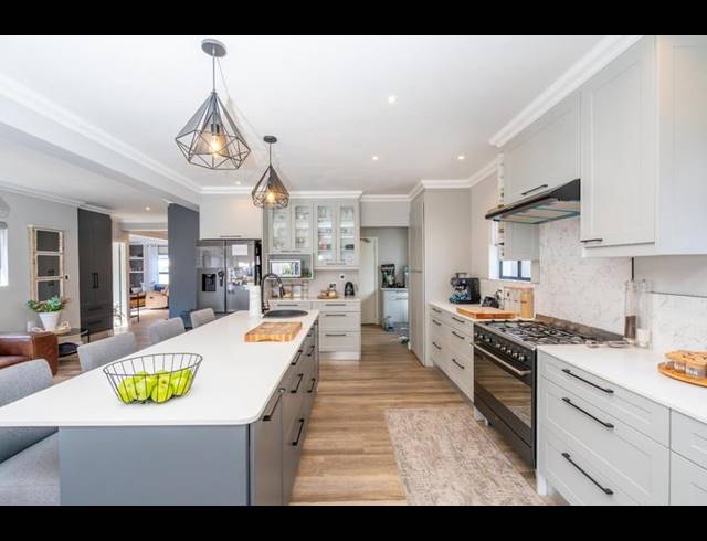 4 BEDROOM HOUSE FOR SALE IN CALYPSO BEACH